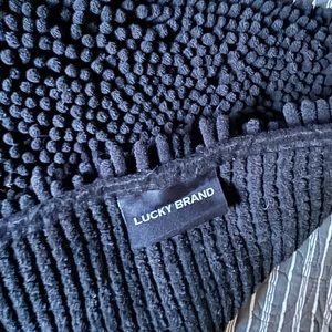 23 1/2 x18 navy blue bathroom rug